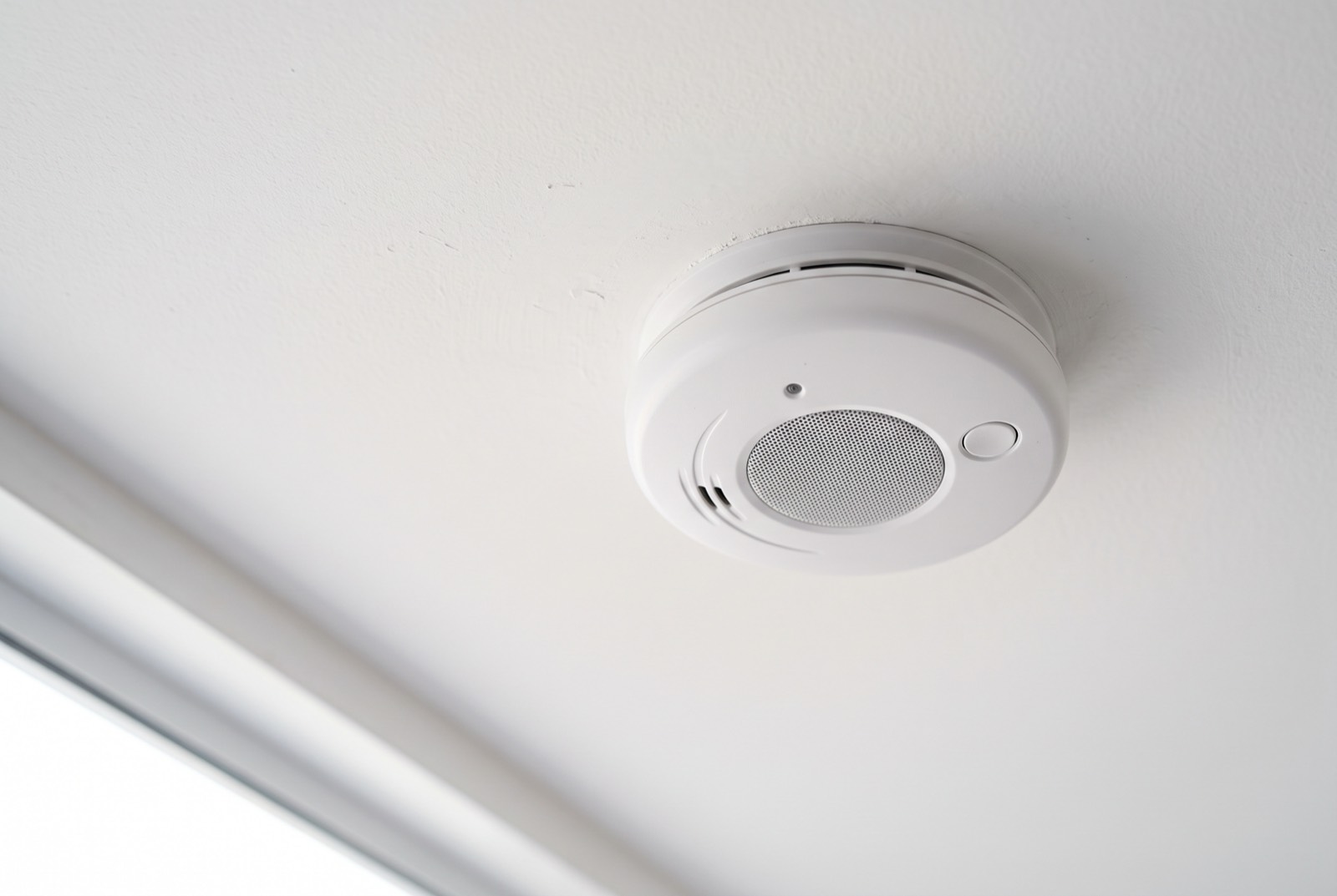 Smoke Alarm Installation on the Central Coast: What the Rules Say and What It Involves